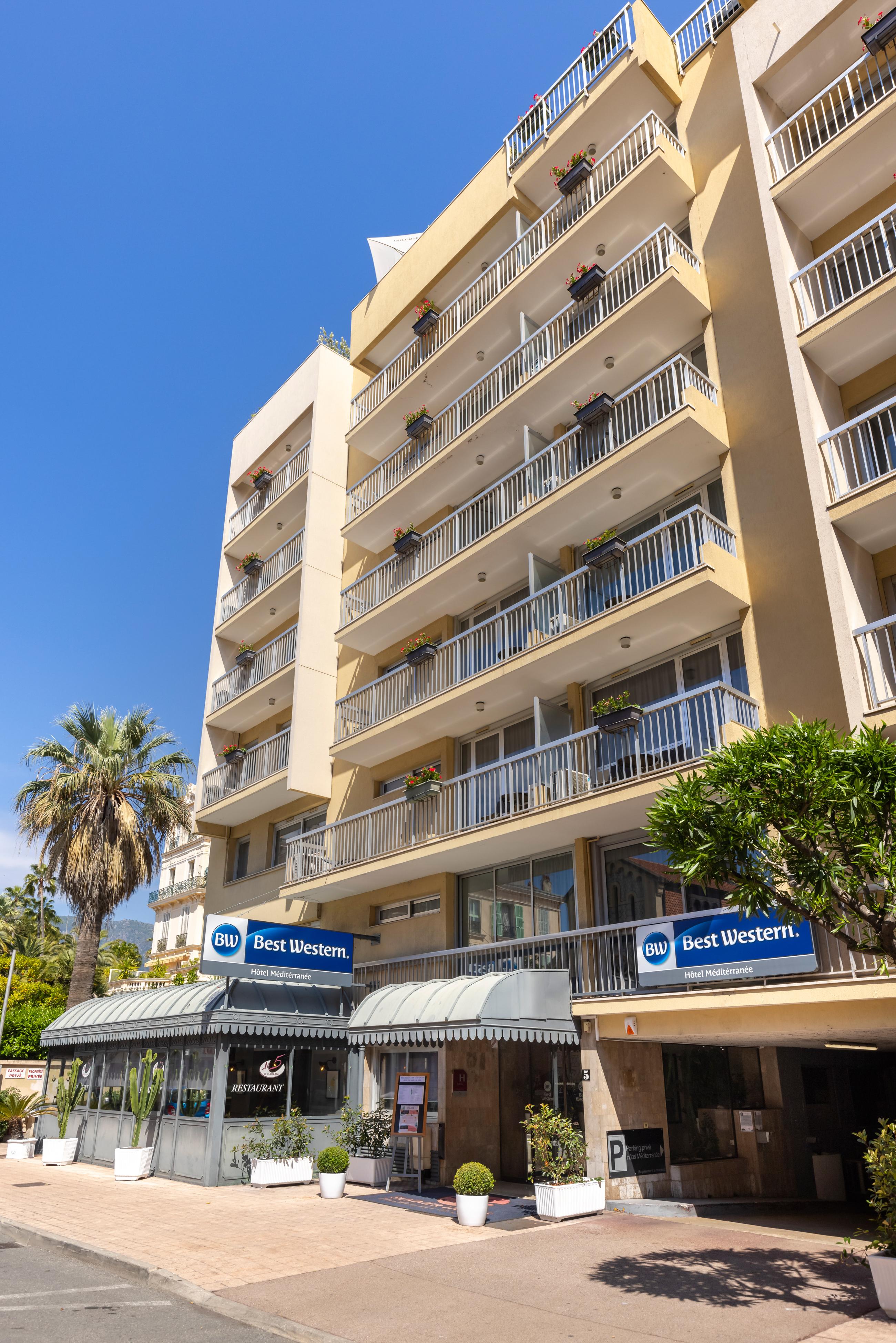 Hotel Mediterannée Menton - Frontage