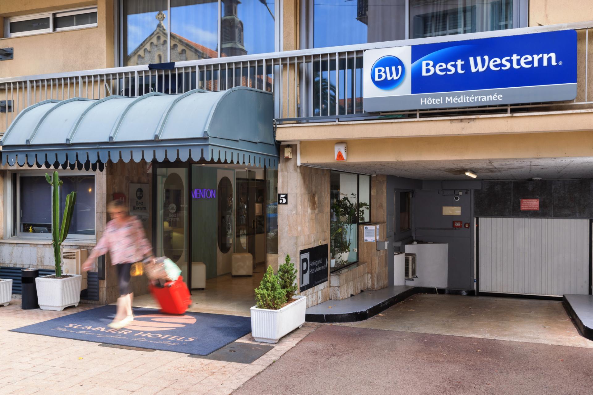 Hotel Mediterannée Menton - Facade
