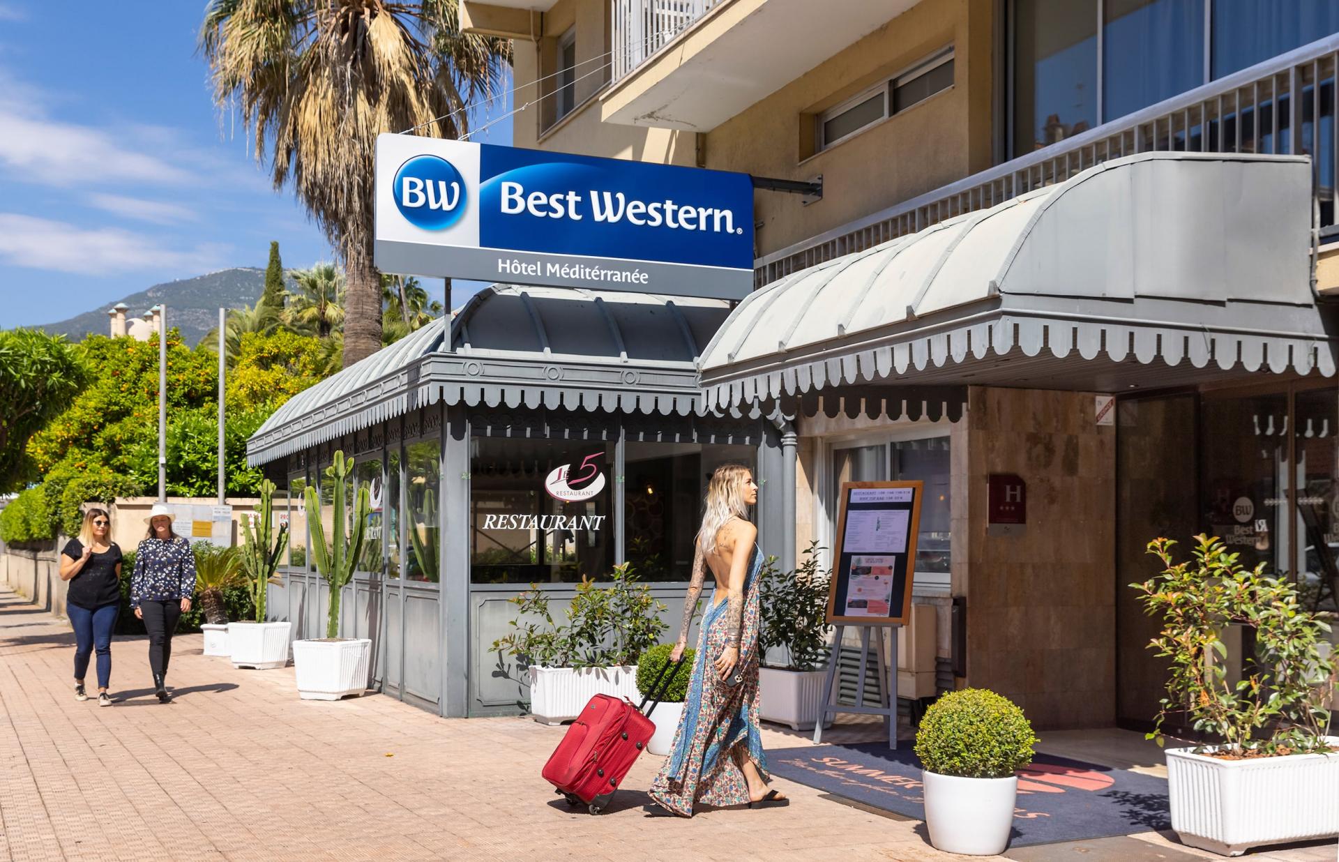 Hotel Mediterannée Menton - Frontage