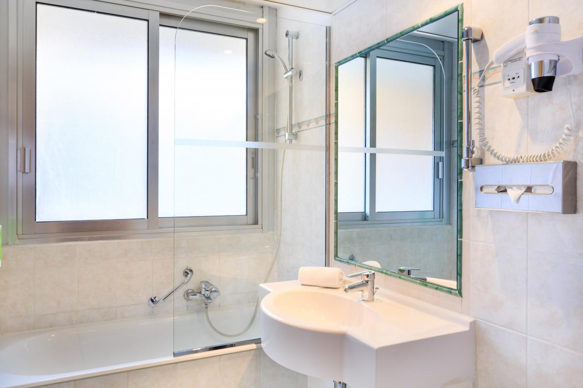 Hôtel Mediterrannée Menton - Chambre